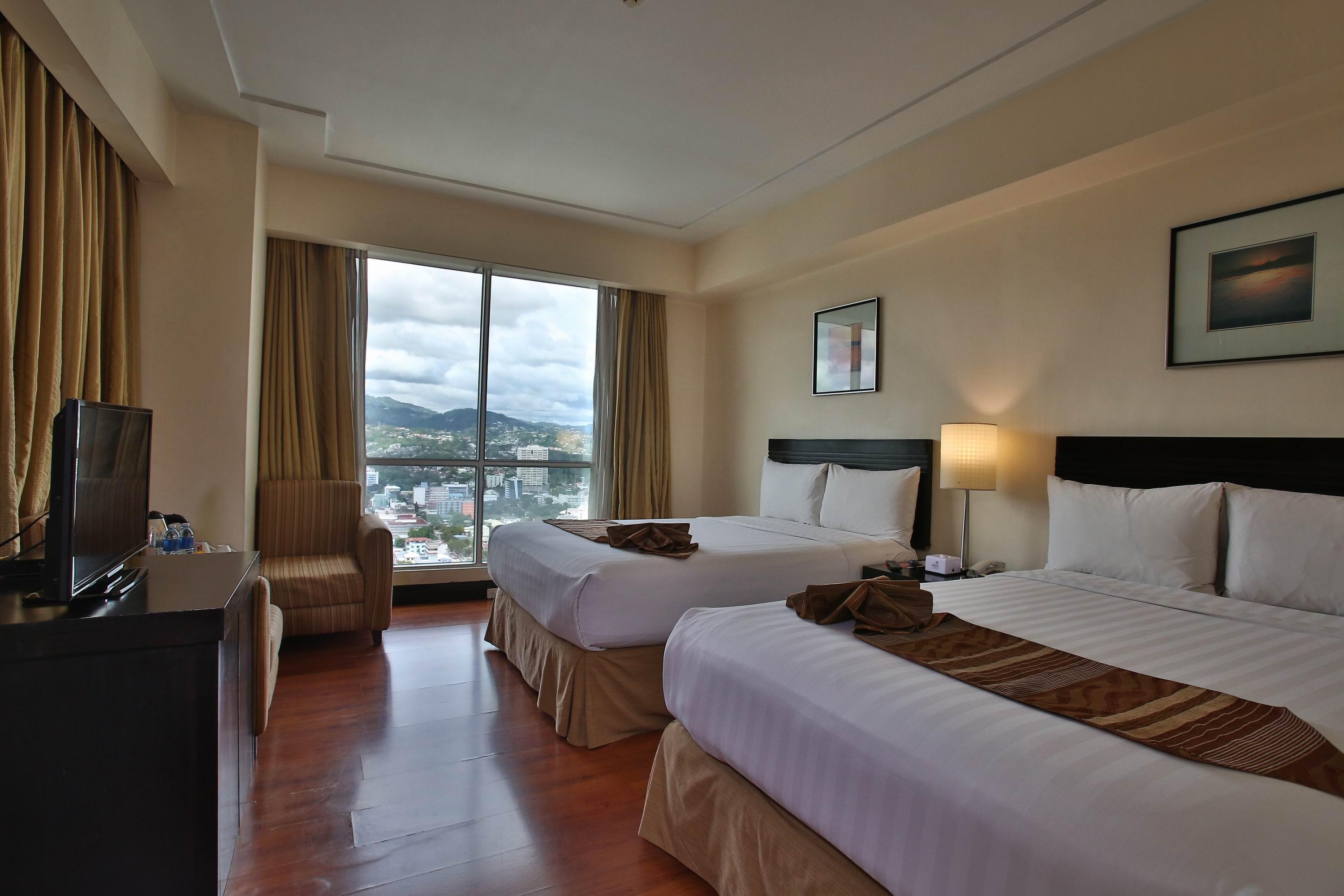 Crown Regency Hotel & Towers Cebu Exterior foto