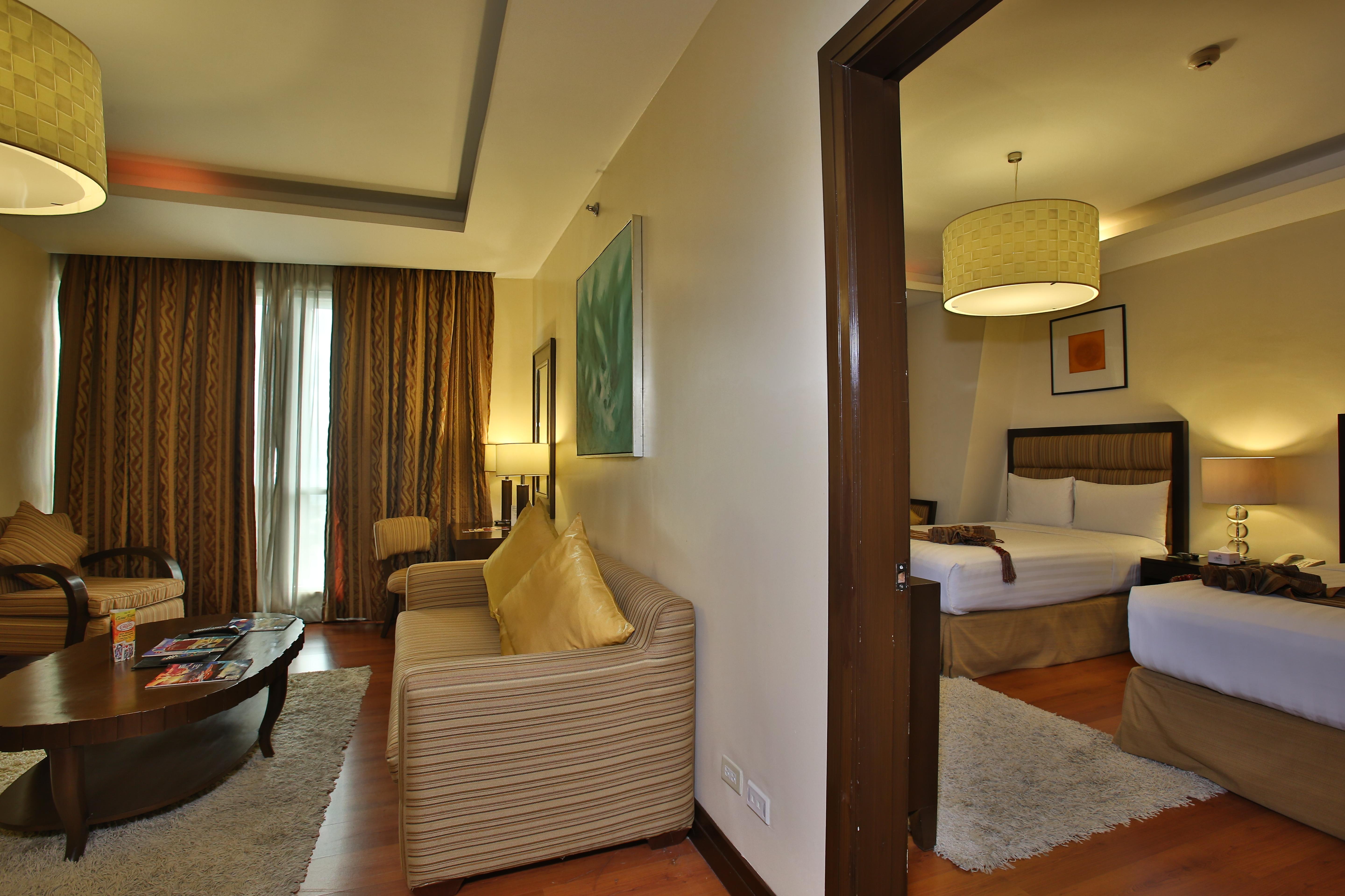 Crown Regency Hotel & Towers Cebu Exterior foto