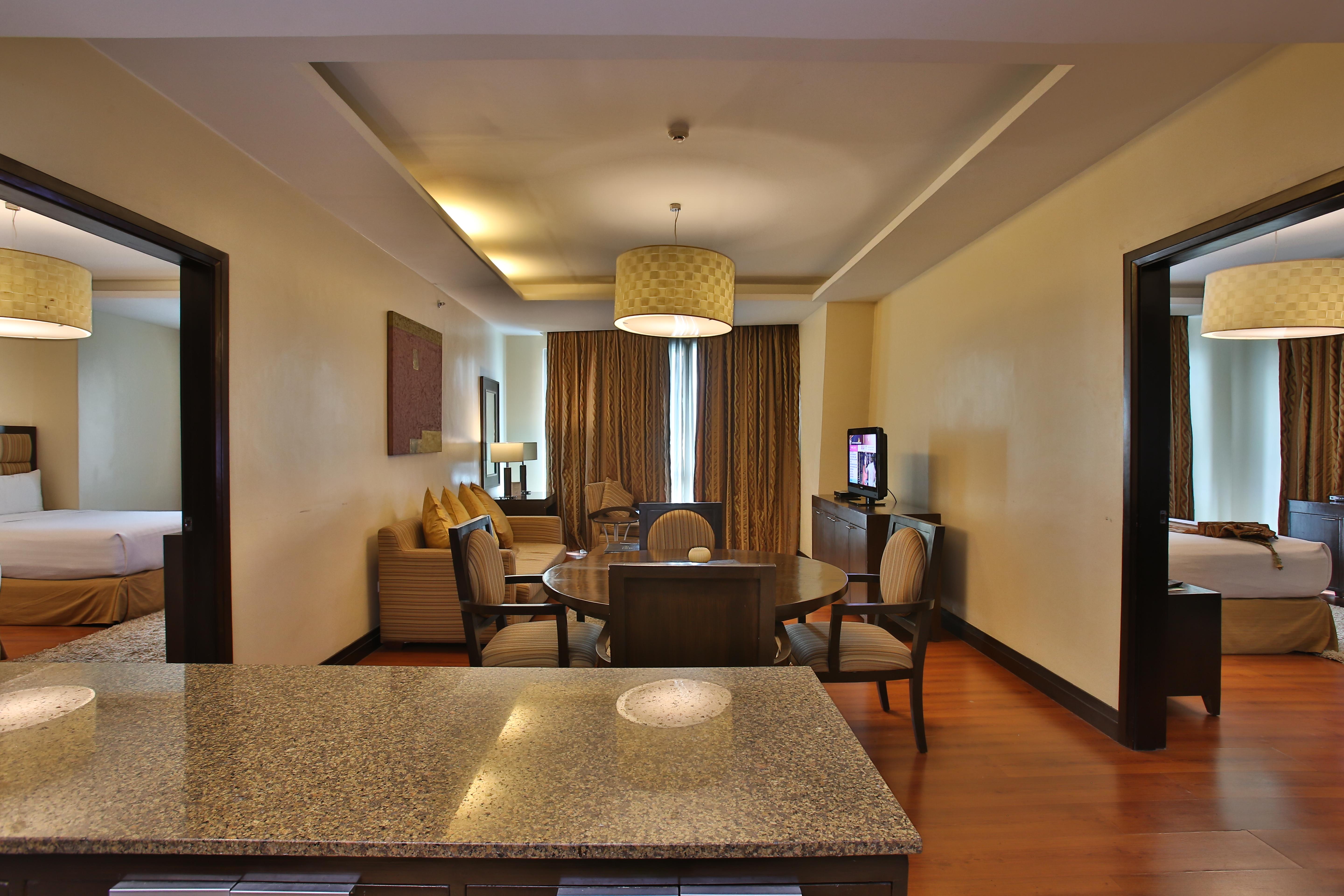 Crown Regency Hotel & Towers Cebu Exterior foto