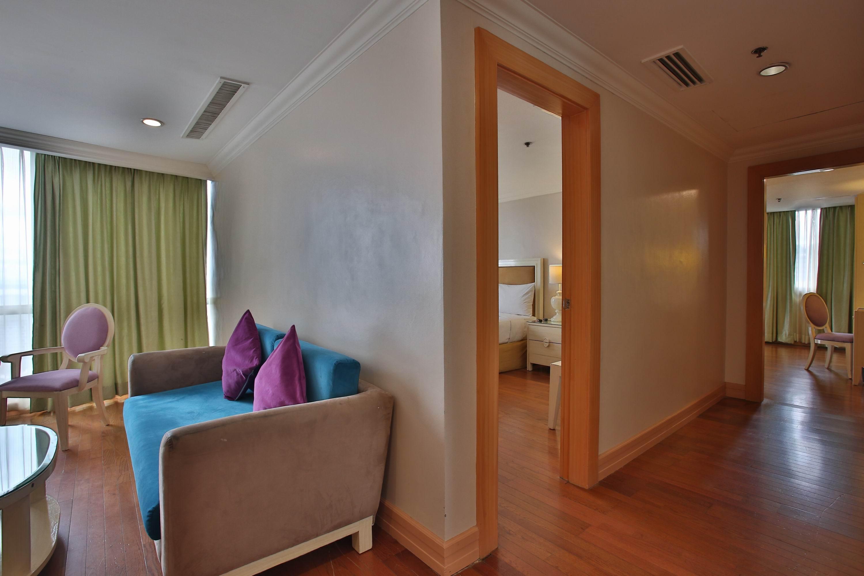 Crown Regency Hotel & Towers Cebu Exterior foto